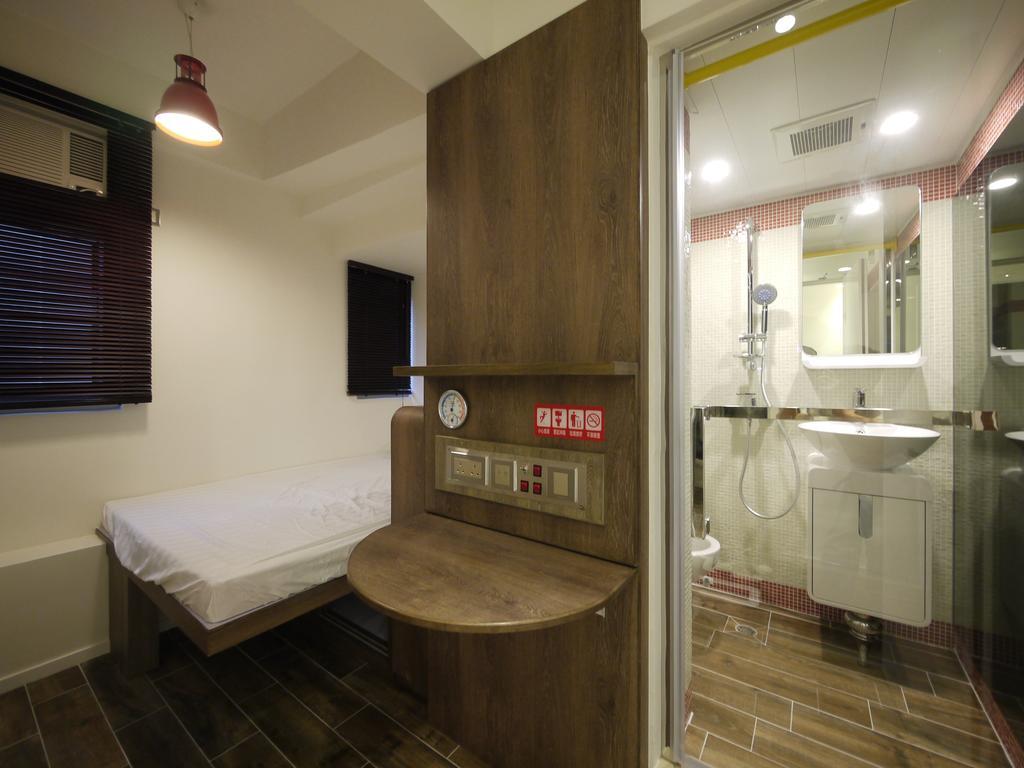 Panda'S Hostel - Hot Dog Bus Гонконг Номер фото